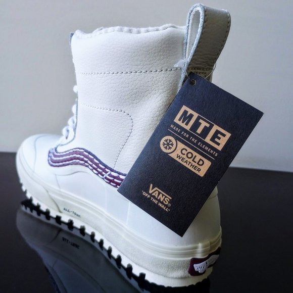 Vans HP 🎃😈// NWT Mid Snow MTE Boot in Marshmallow/Burgundy - Picture 9 of 15